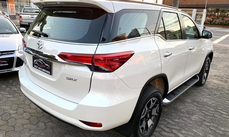 Toyota Hilux Sw4 Srx...