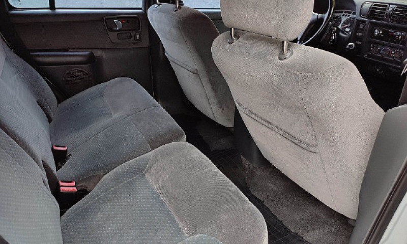 Chevrolet Blazer 200...