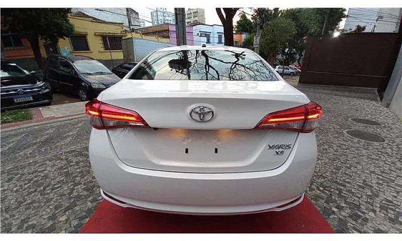 Toyota Yaris 2024 1....