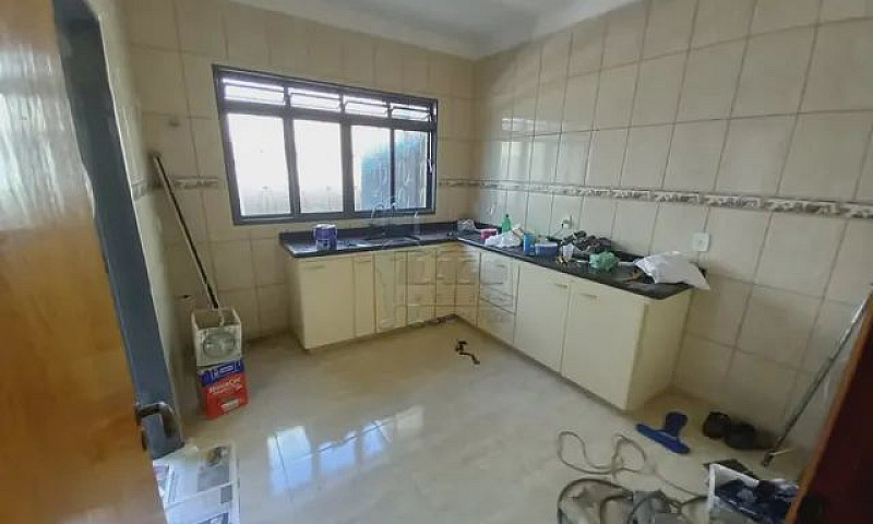 Casa De 144M² Com 03...