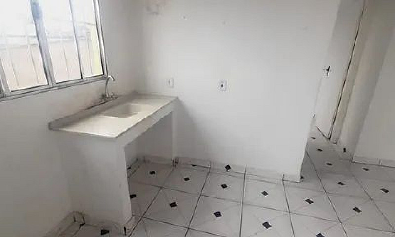 Aluga-Se Casa...