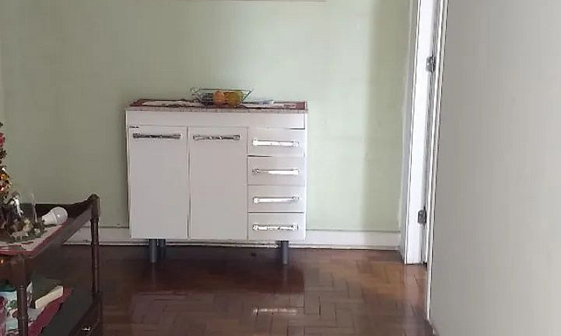 Quarto Mobiliado Pró...