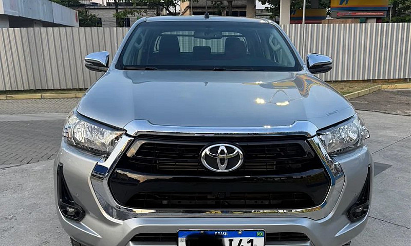 Toyota Hilux Srv 4X4...