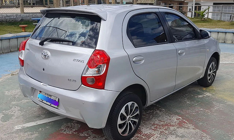 Toyota Etios Xs 1.5 ...