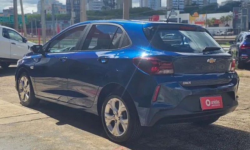 Chevrolet Onix Hatch...