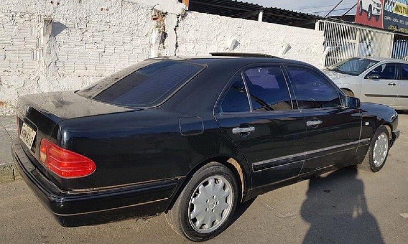 Mercedes Benz E-320 ...