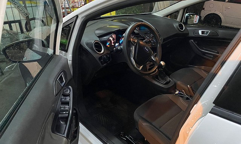 Ford New Fiesta 2016...