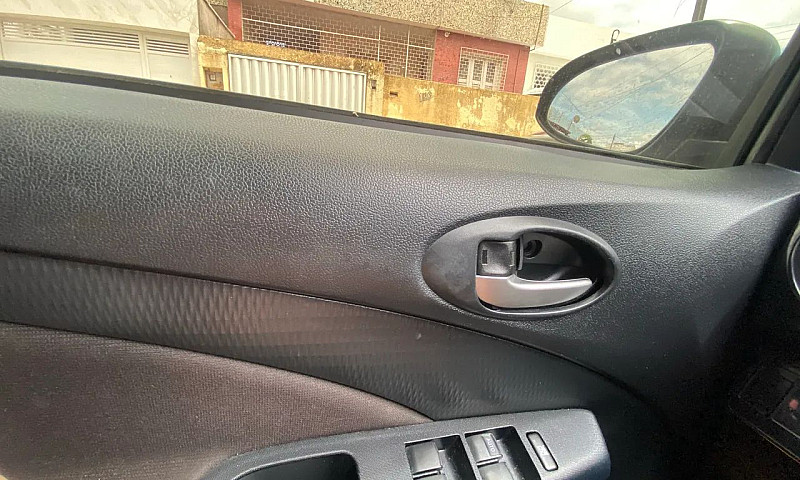 Toyota Etios X 1.3 F...