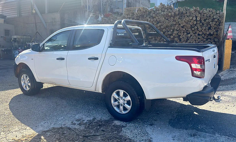 Mitsubishi L200 Trit...