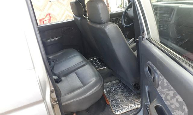 L200 4X4...