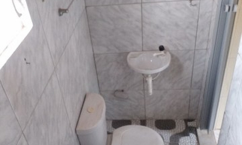 Kitinetes No Maiobão...