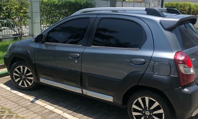 Etios Cross ...