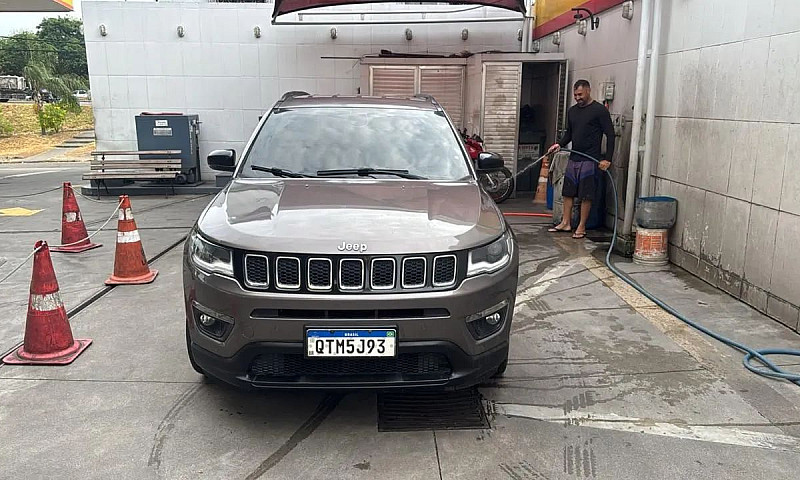 Jeep Compass ...