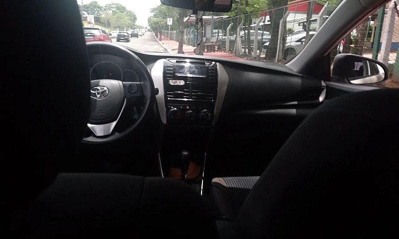 Toyota Yaris Xl Live...