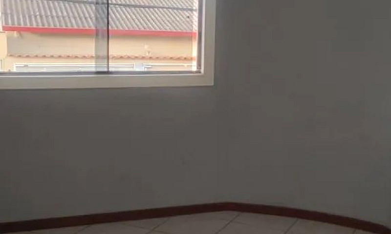 Alugo Casa 3 Quartos...