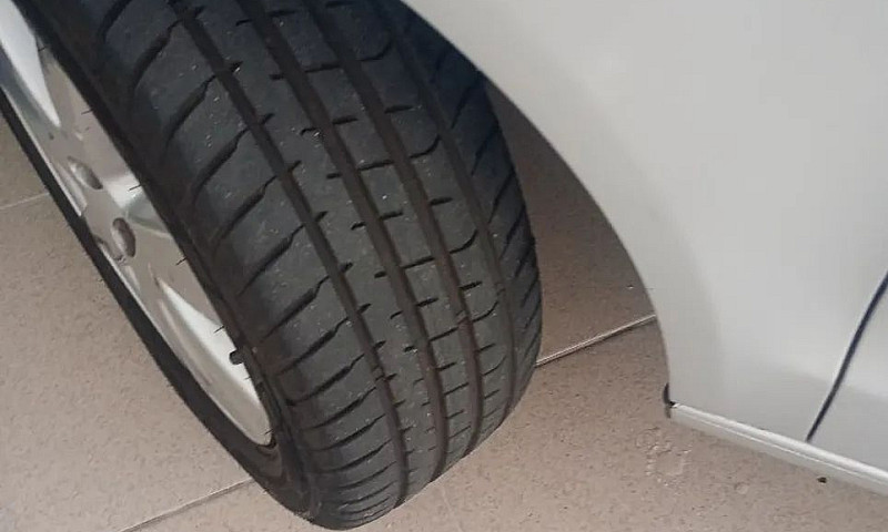 Volkswagen Polo Sed....