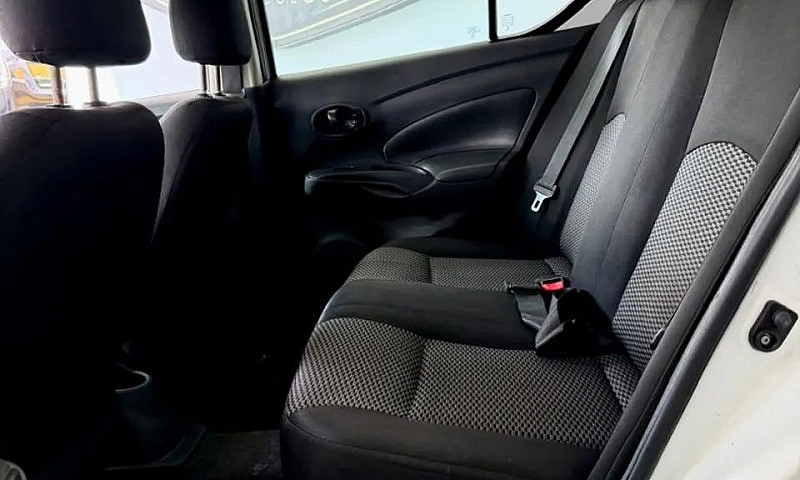 Nissan Versa 1.0 12V...
