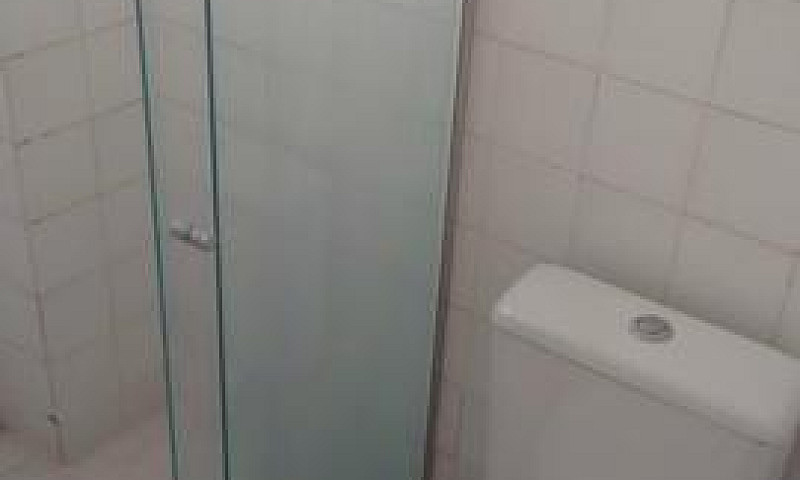Quarto C/ Banheiro P...