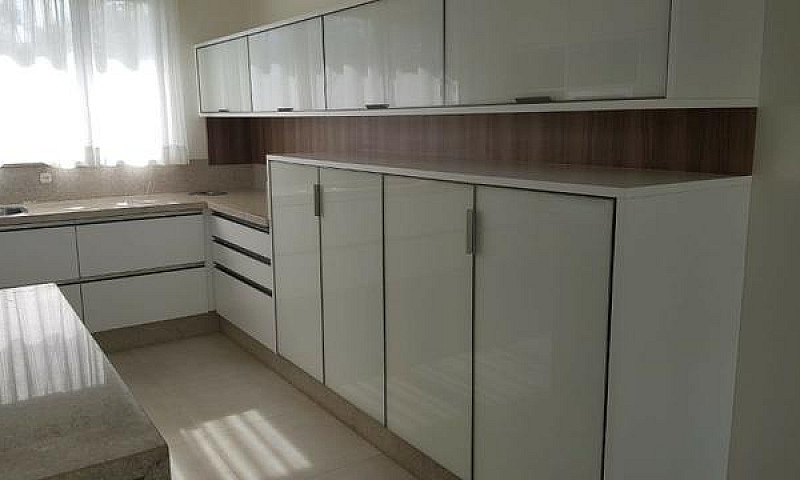 Casa Especial Em Con...
