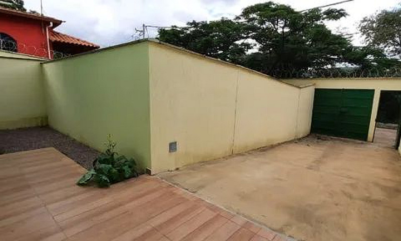 Casa Em  Alameda Dos...
