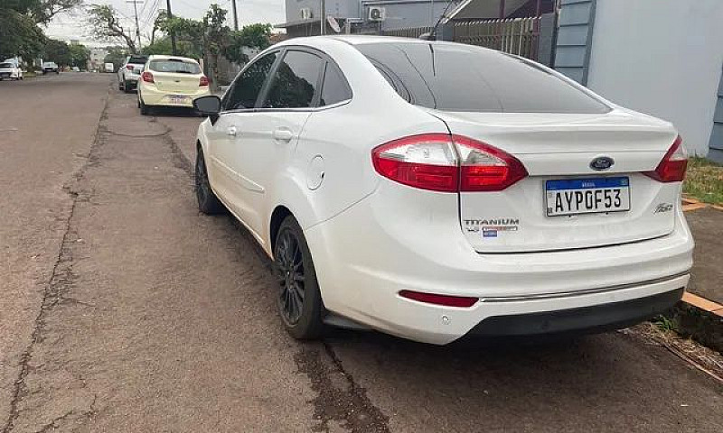 Ford Fiesta Sedan Ti...