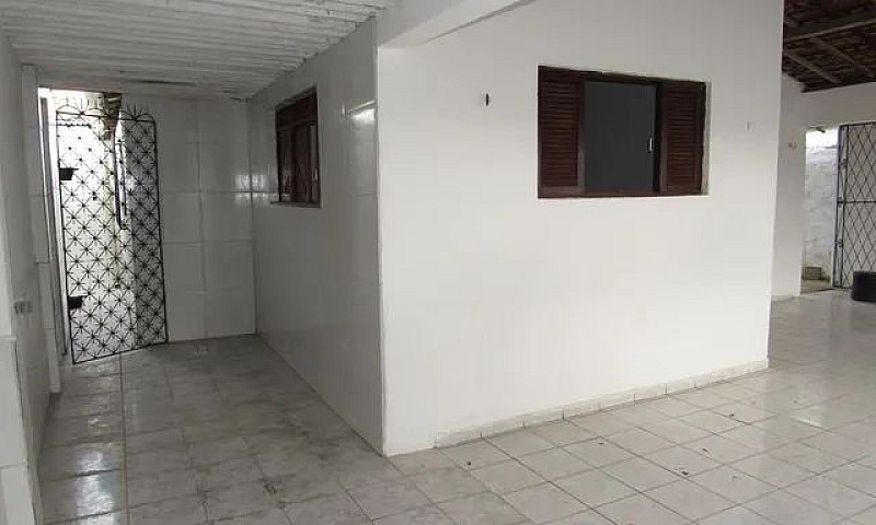 Casa Com 4 Dormitóri...