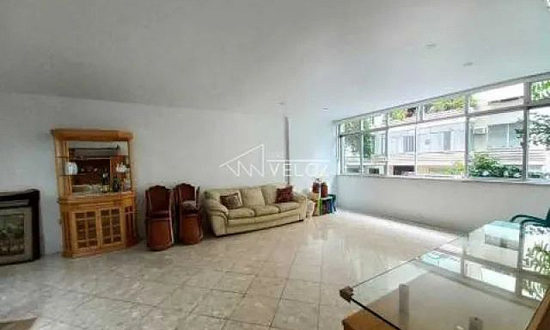 Apartamento-À Venda-...
