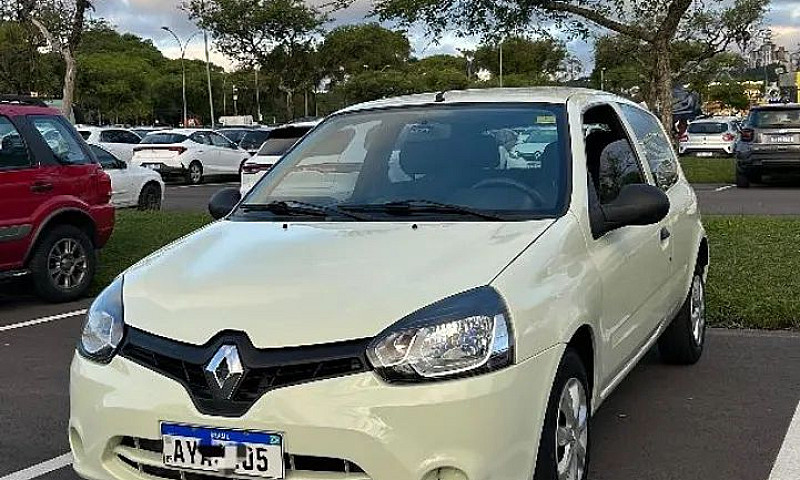 Renault Clio Authent...