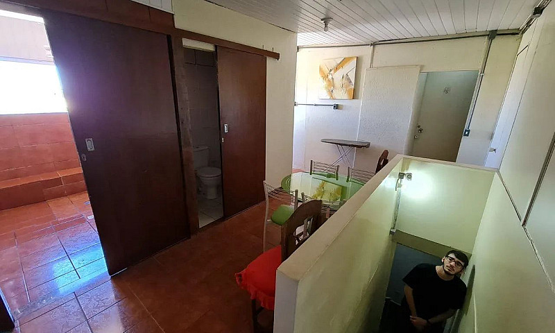 Quarto Em República ...