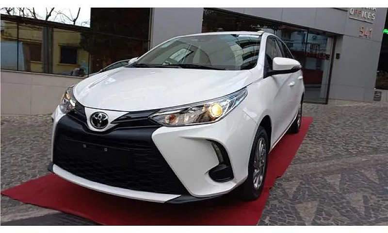 Toyota Yaris 2024 1....