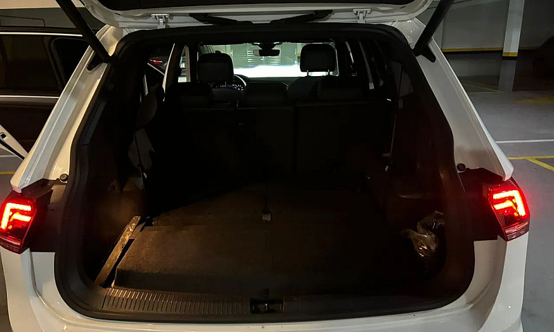Volkswagen Tiguan Al...