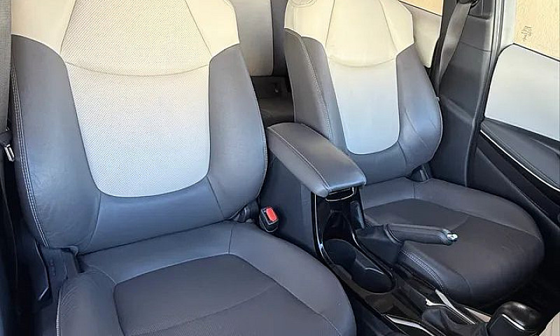 Corolla Altis Premiu...