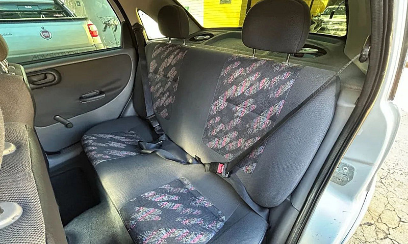 Chevrolet Corsa Seda...