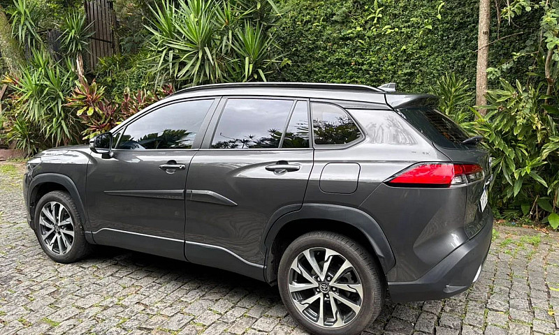 Toyota Corolla Cross...