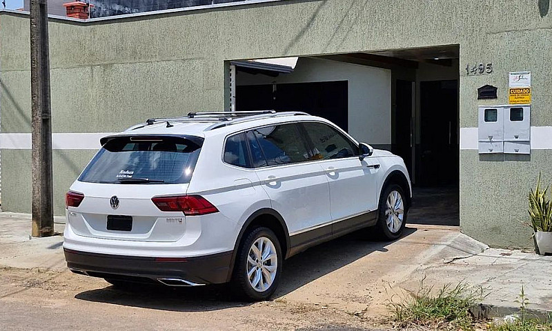 Volkswagen Tiguan Al...