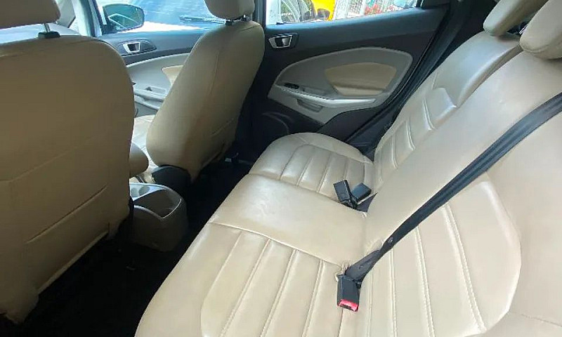 Ford Ecosport Titani...
