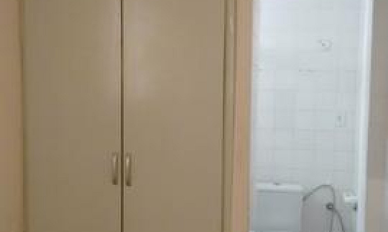 Quarto C/ Banheiro P...