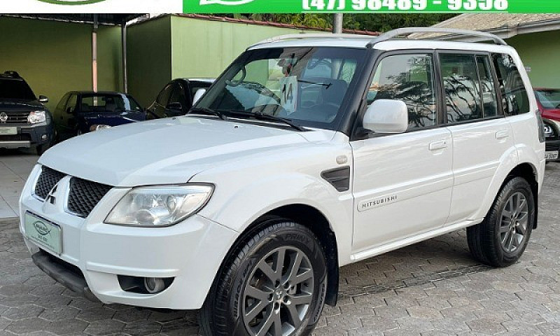 Mitsubishi Pajero Tr...