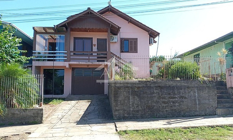Casa Com Quiosque E ...