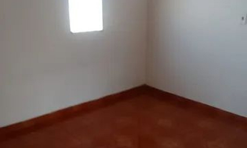 Aluga -Se Apartament...