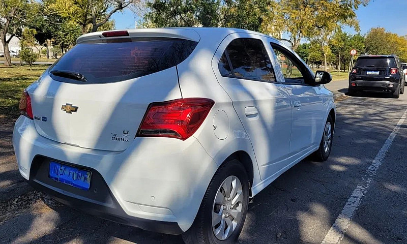 Chevrolet Onix Hatch...