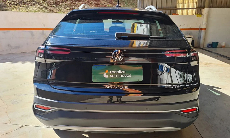 Volkswagen Nivus Hig...