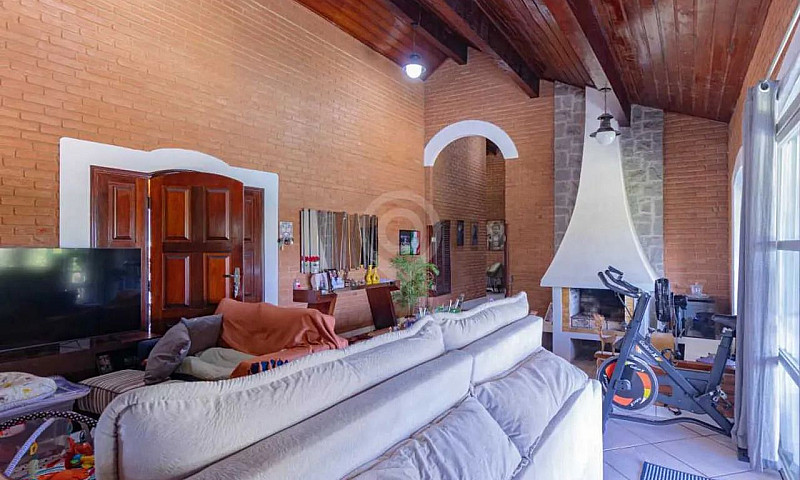 Casa Em Condomínio :...