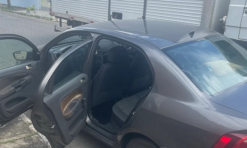 Volkswagen Voyage 1....