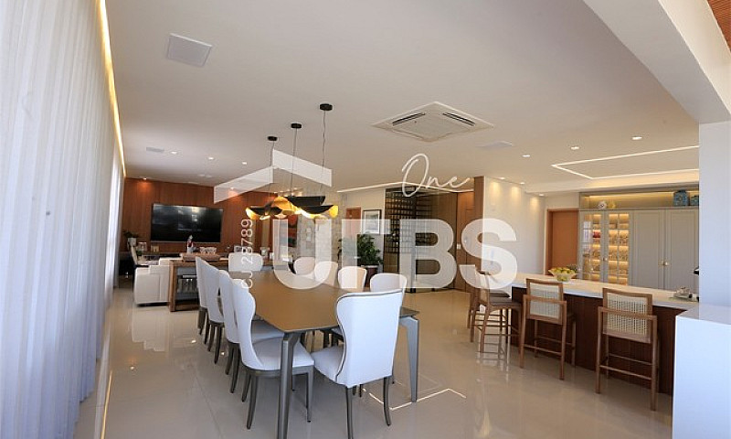 Celebrate - Apartame...