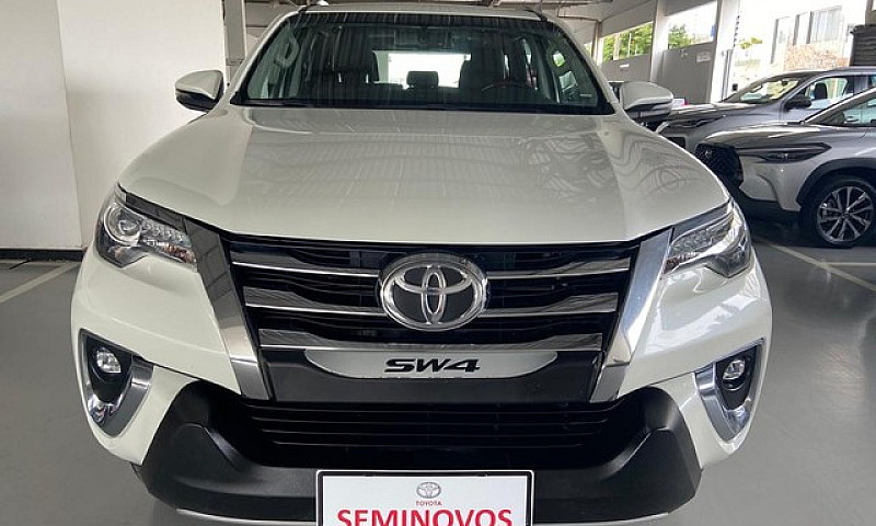 Toyota Hilux Sw4 2.8...