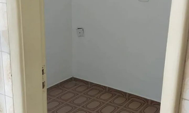 Alugo Um Apartamento...