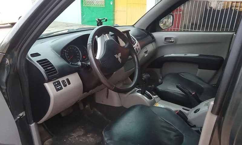 Mitsubishi L200 Trit...