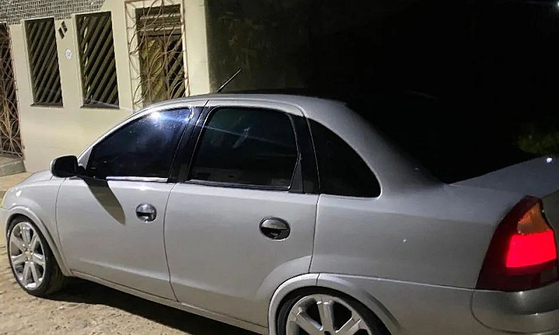 Chevrolet Corsa Seda...