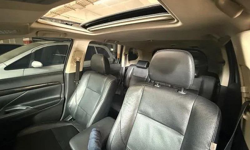 Mitsubishi Outlander...